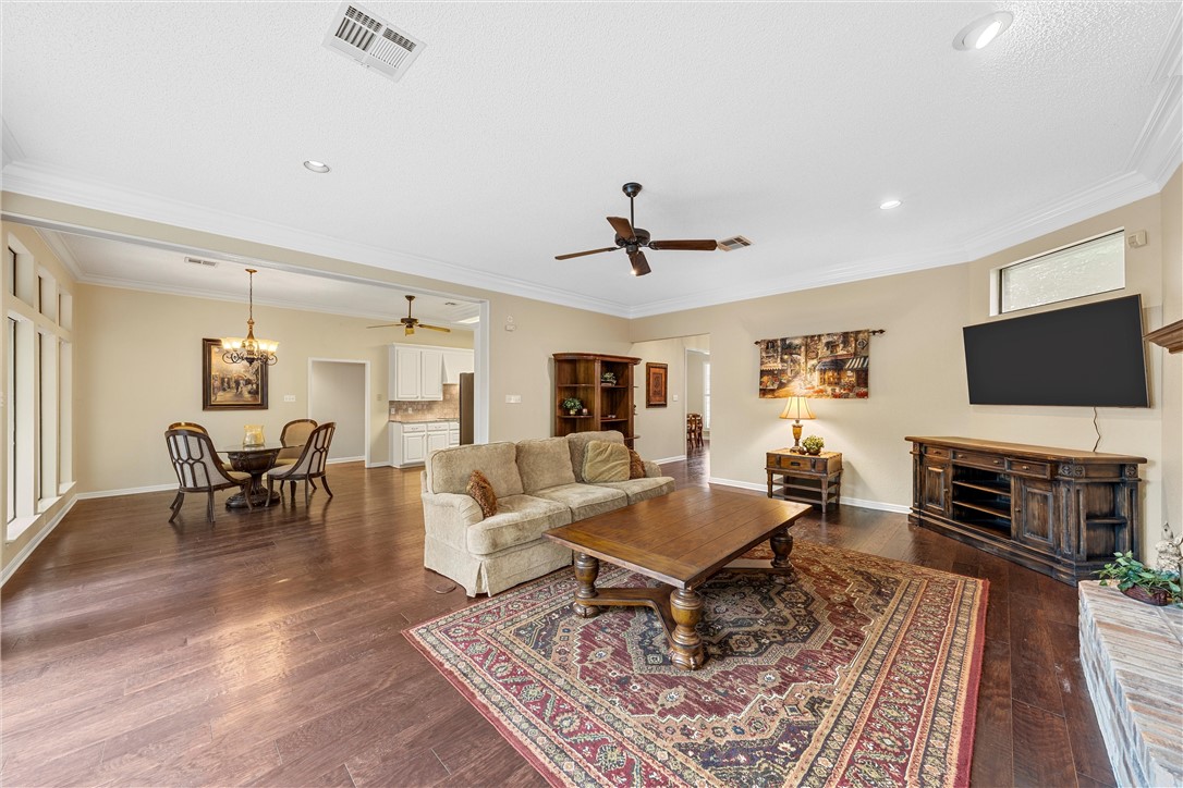 89 Sugar Creek Place Place, Woodway, Texas image 8