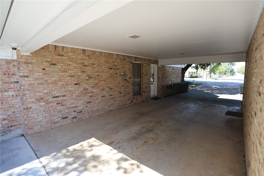 1000 W 6th Street, McGregor, Texas image 36