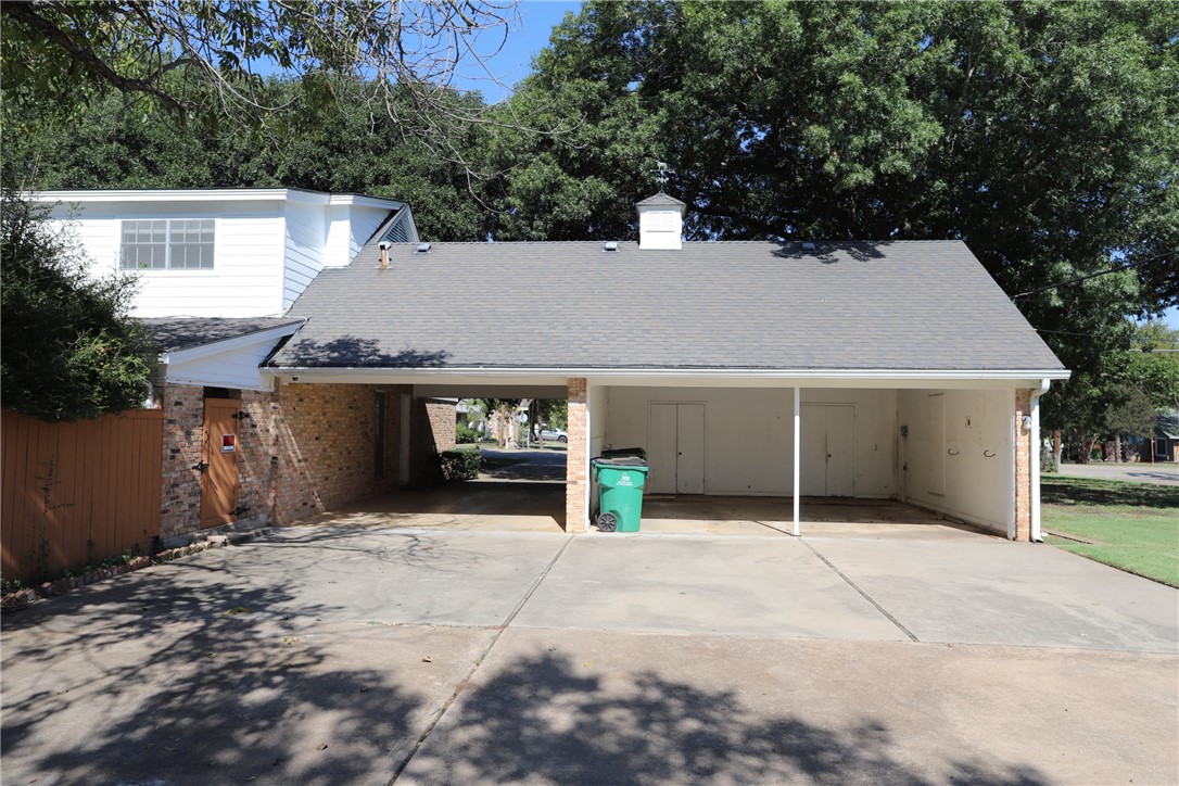 1000 W 6th Street, McGregor, Texas image 4