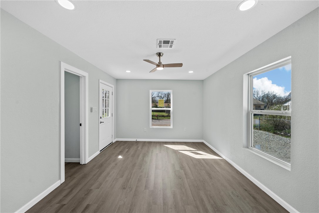 408 N Gresham Street, Marlin, Texas image 3