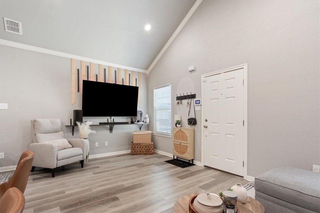 518 Alamo Court, McGregor, Texas image 4