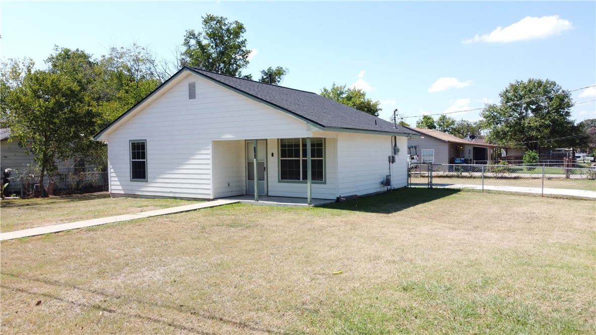 424 Camp Ground Road, Bellmead, Texas image 2