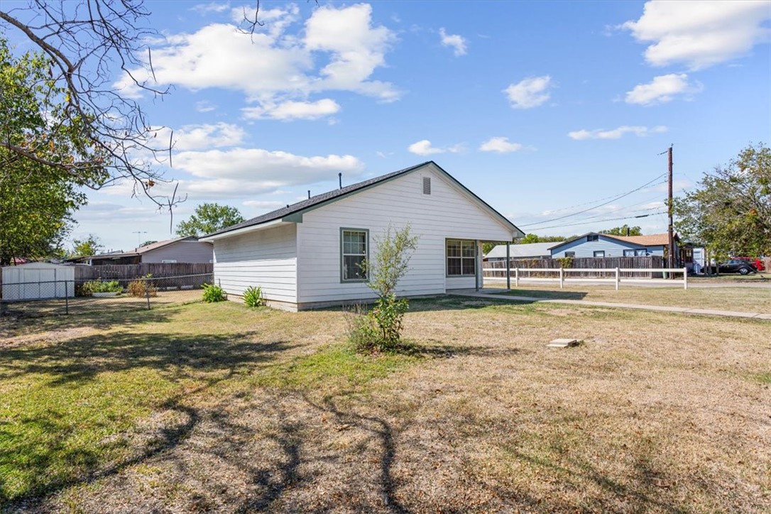 424 Camp Ground Road, Bellmead, Texas image 38