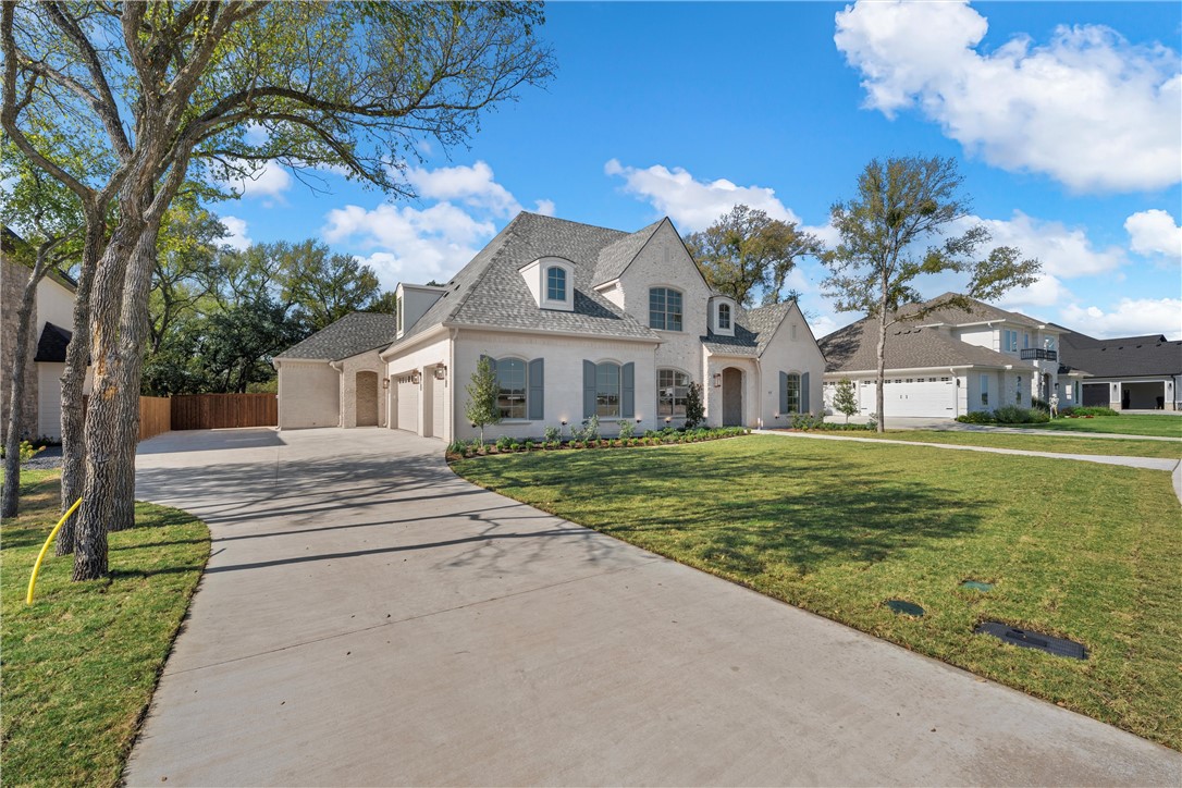 921 Glorietta Drive, McGregor, Texas image 2