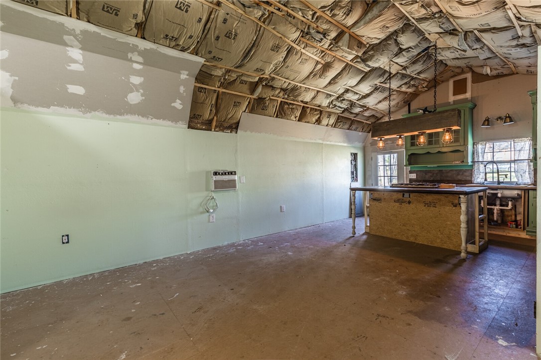 200 Pr 5825 A, Groesbeck, Texas image 31