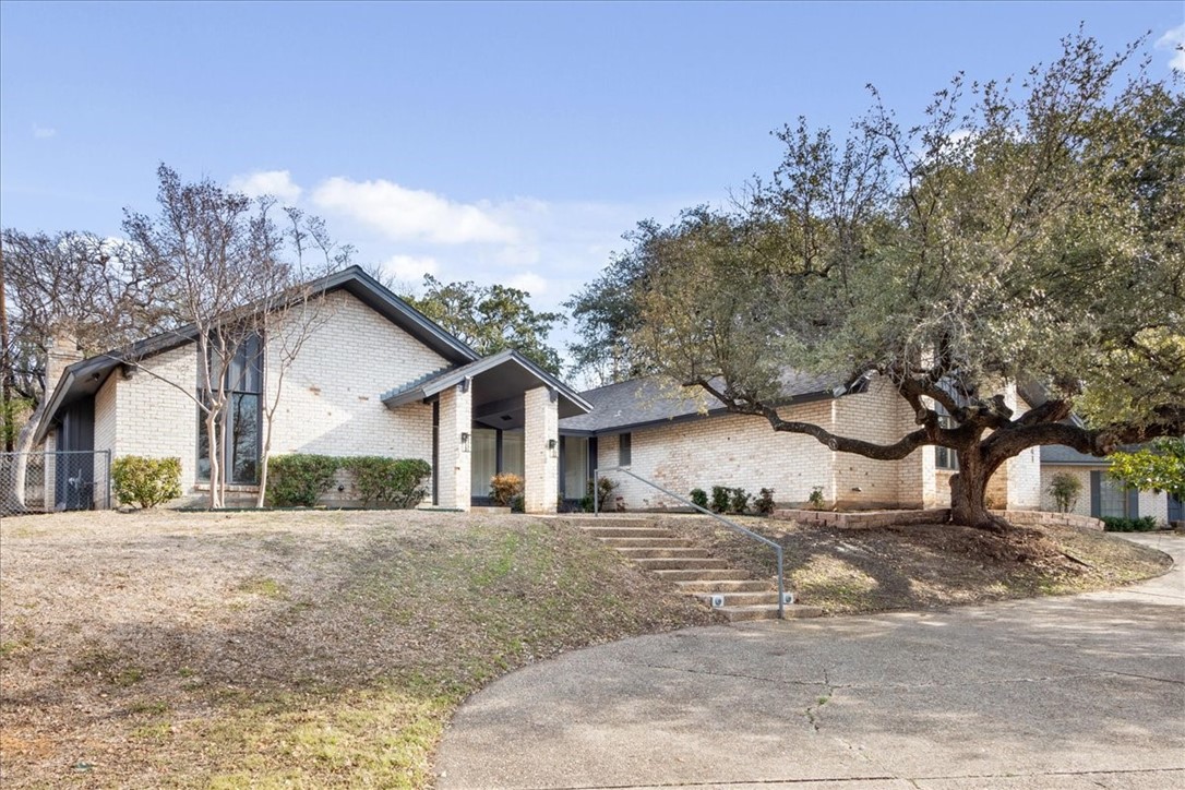 1141 Forest Grove Drive, Woodway, Texas image 2