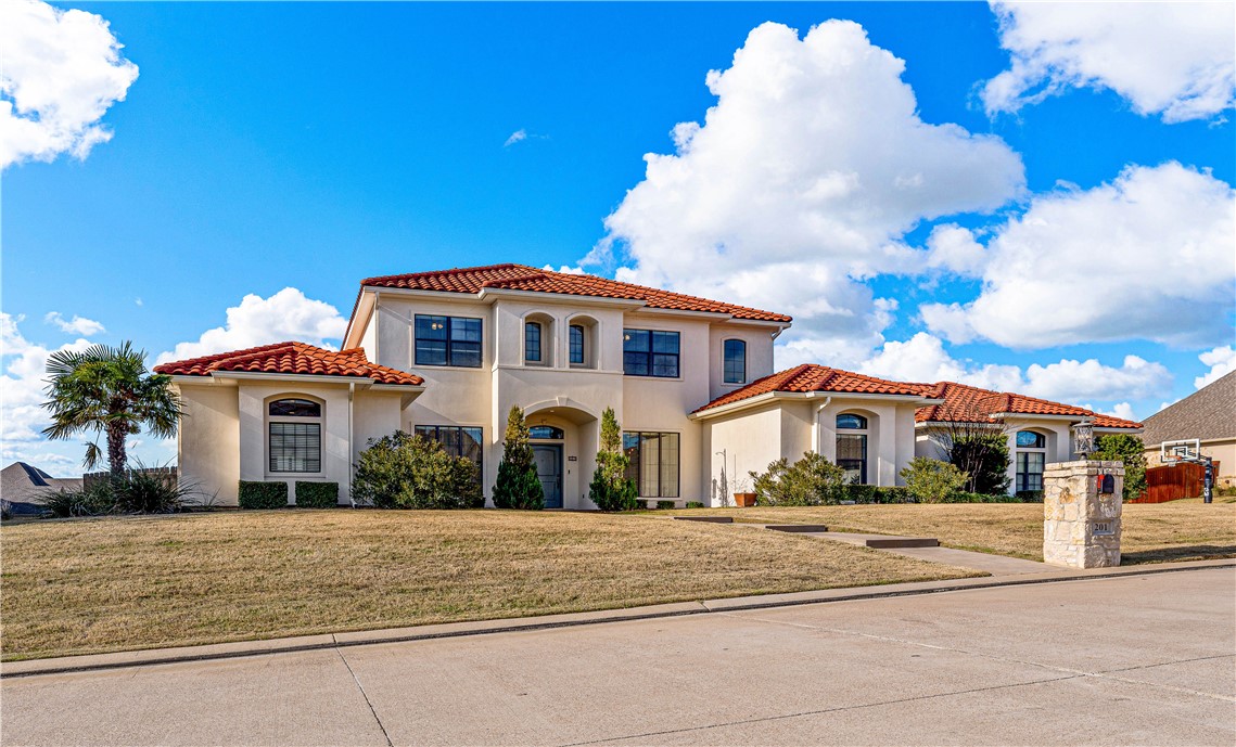 201 Stone Forest Drive, Woodway, Texas image 11