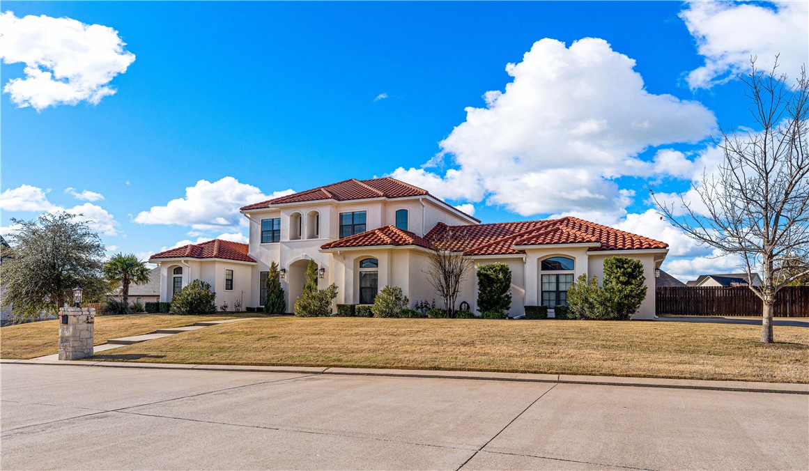 201 Stone Forest Drive, Woodway, Texas image 10