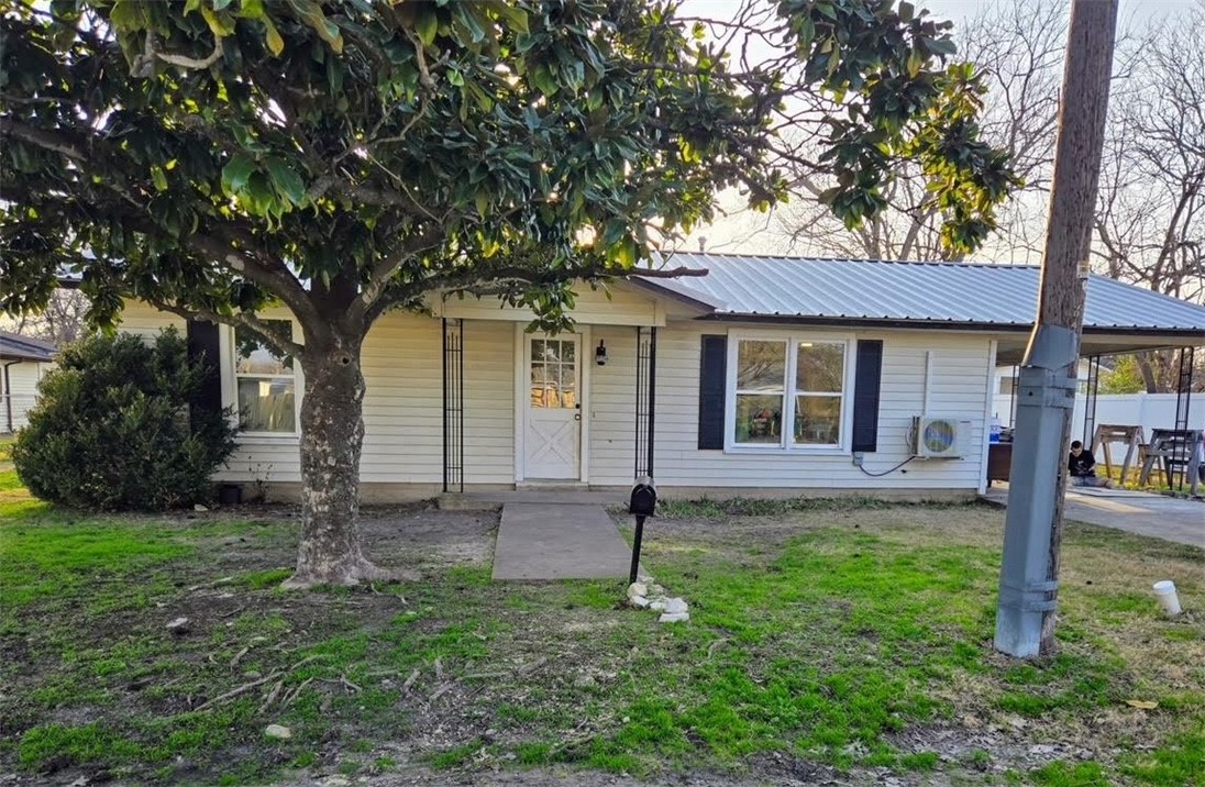 204 S Goddard Street, Mart, Texas image 1