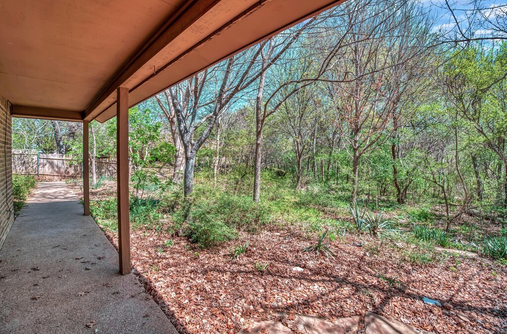 13 Sugar Creek Place Place, Woodway, Texas image 2