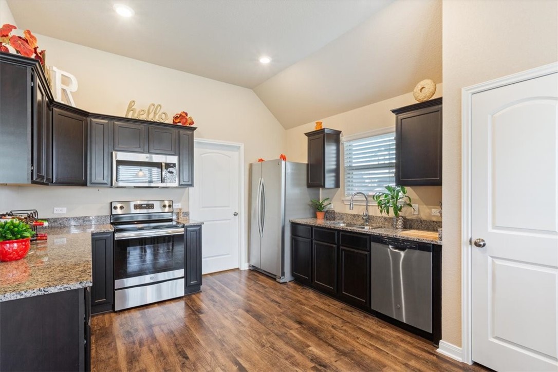 10708 Berwyn Drive, Waco, Texas image 23