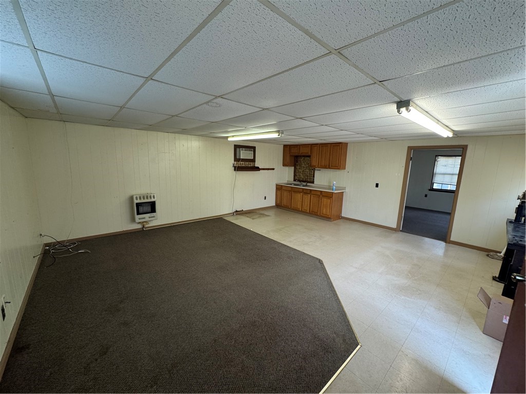 208 E Spruce Street, Abbott, Texas image 2