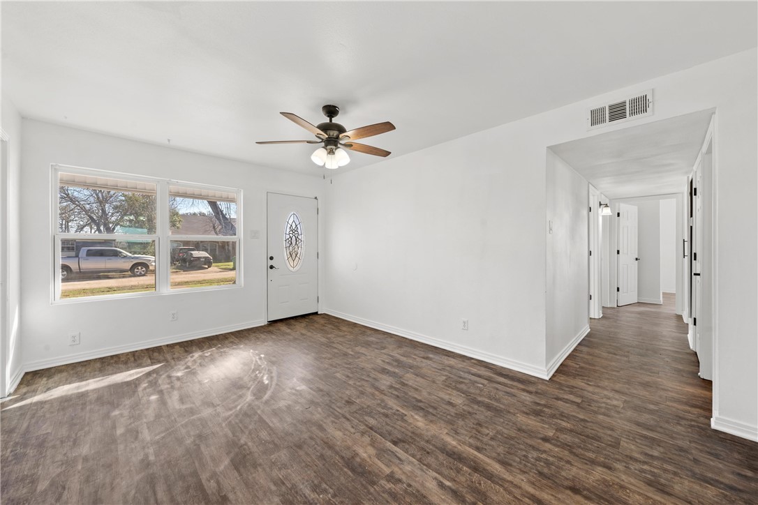 510 Willow Way, McGregor, Texas image 3
