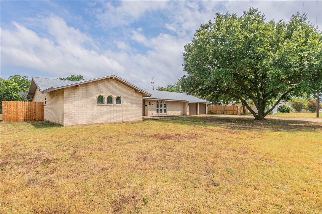 706 Fillmore Street, McGregor, Texas image 24