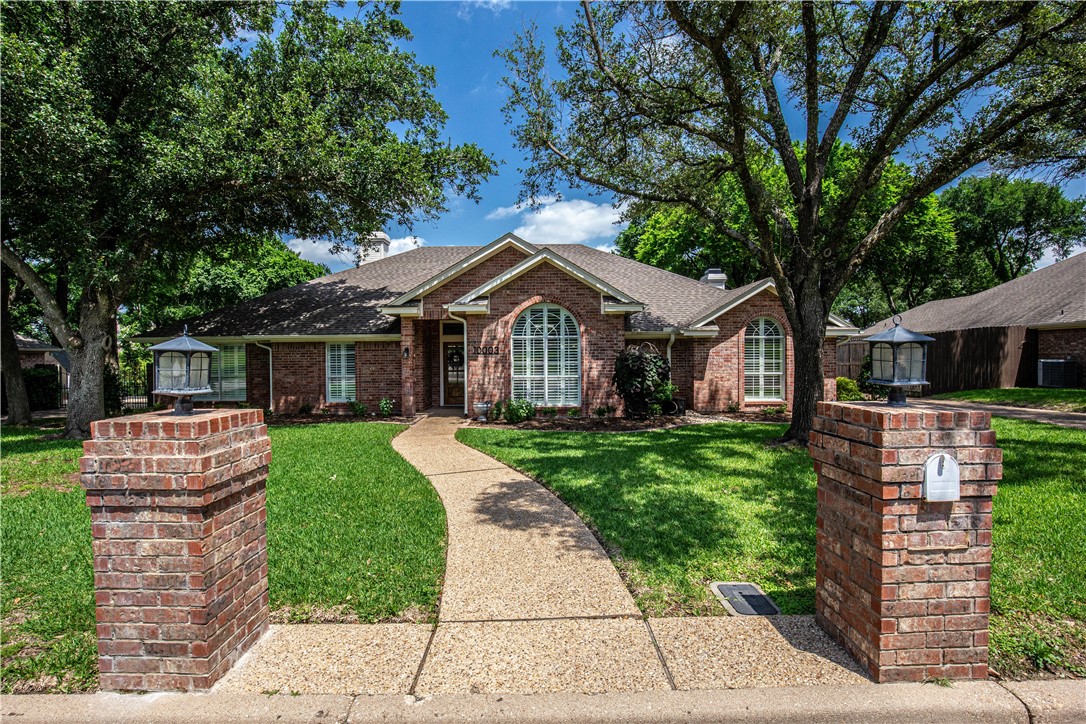 10003 Creek Bend Drive, Woodway, Texas image 27