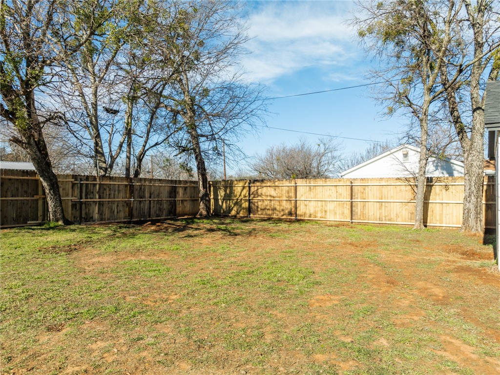 402 S San Jacinto Street, Whitney, Texas image 28