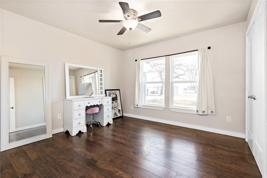 402 S San Jacinto Street, Whitney, Texas image 15