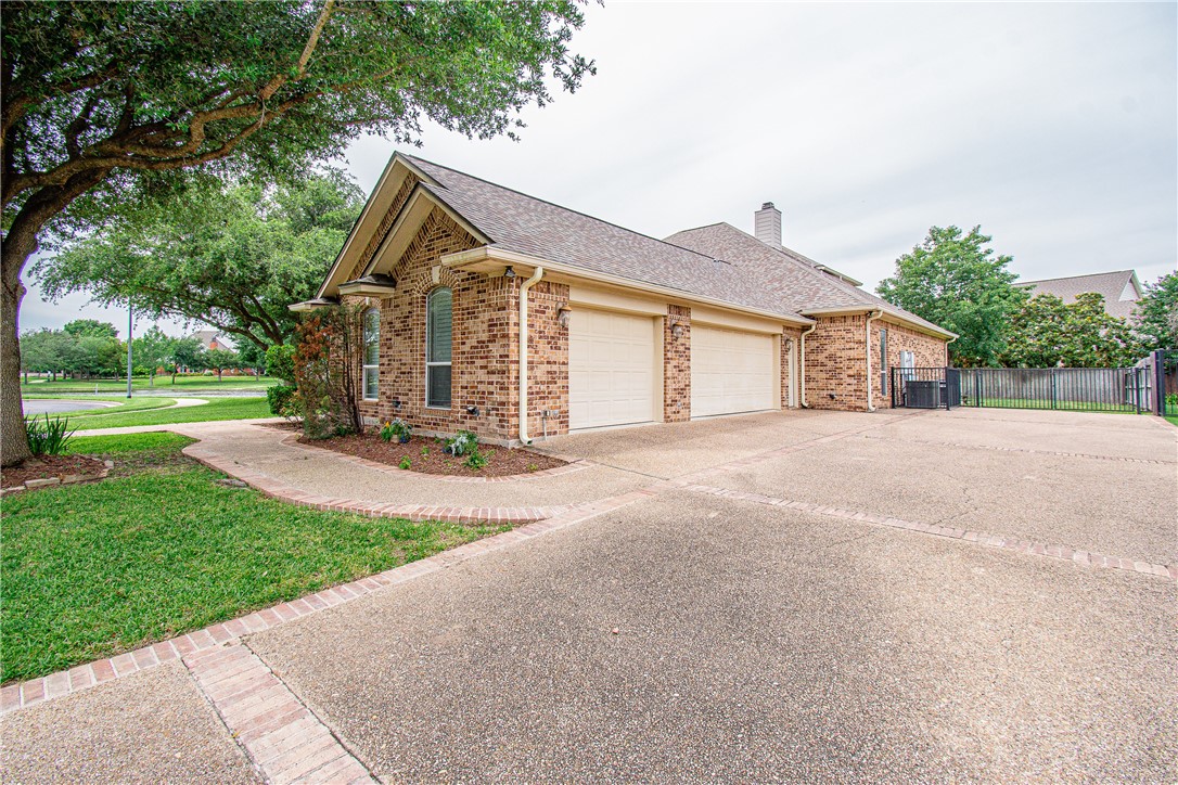 1117 Charing Cross Drive, Woodway, Texas image 40