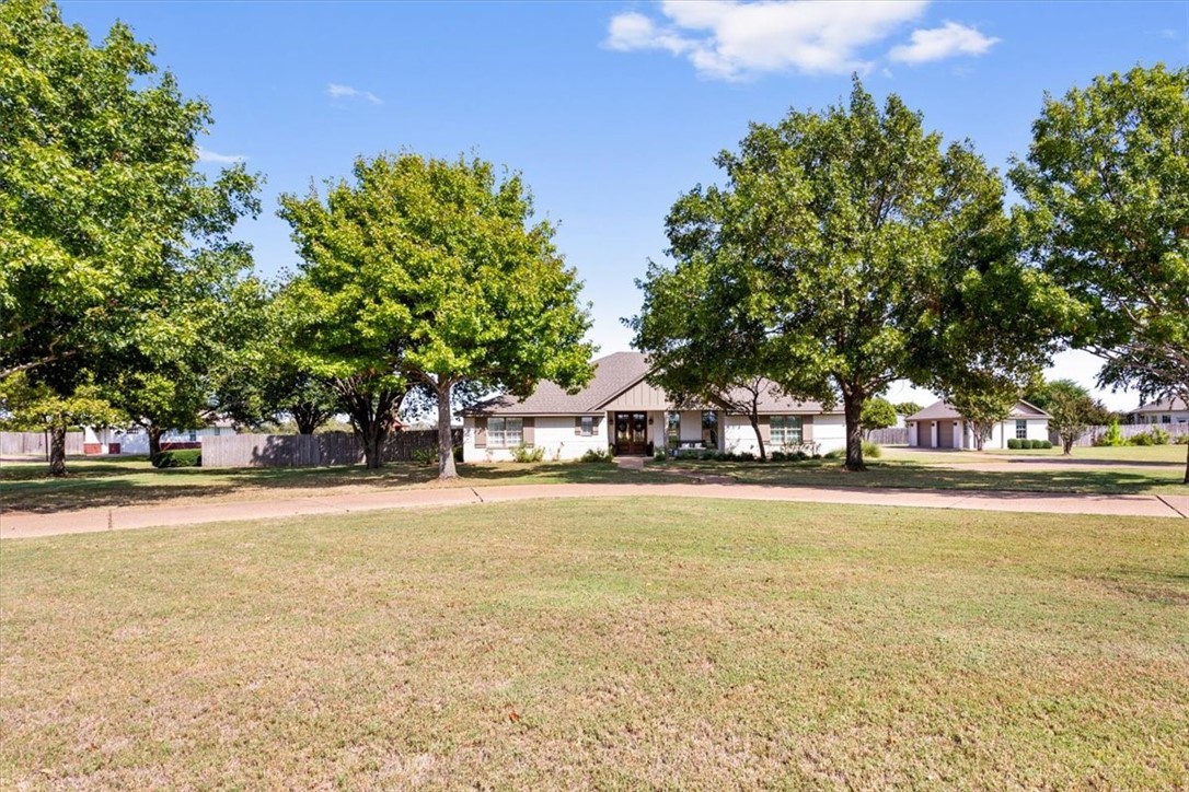 1351 Harris Creek Road, McGregor, Texas image 4