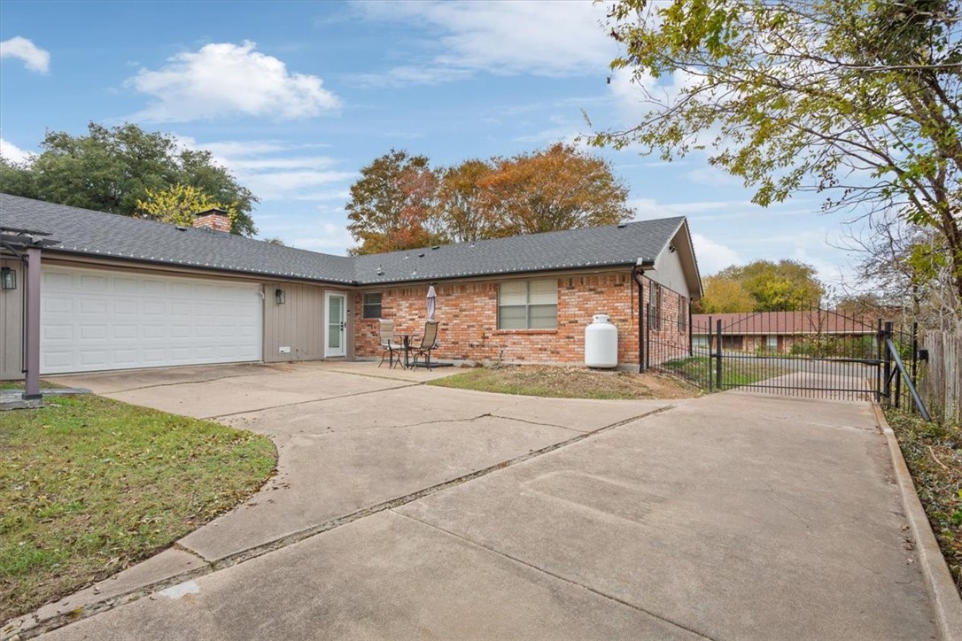 9518 Stony Point Drive, Woodway, Texas image 26