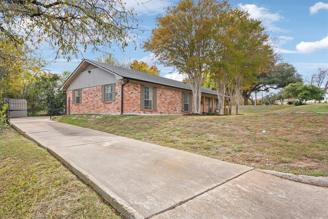 9518 Stony Point Drive, Woodway, Texas image 3