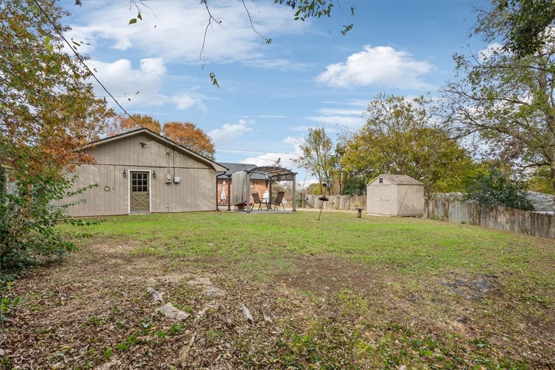 9518 Stony Point Drive, Woodway, Texas image 31