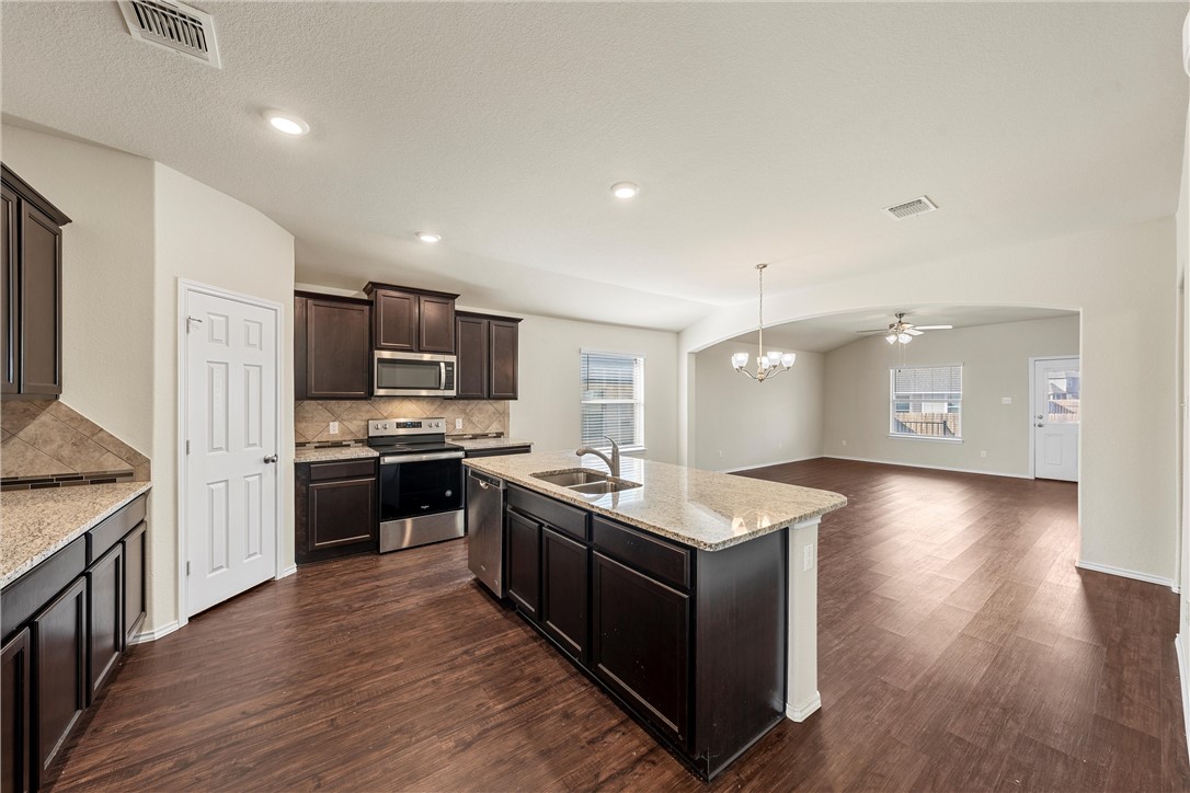3205 Beutel Road, Lorena, Texas image 2