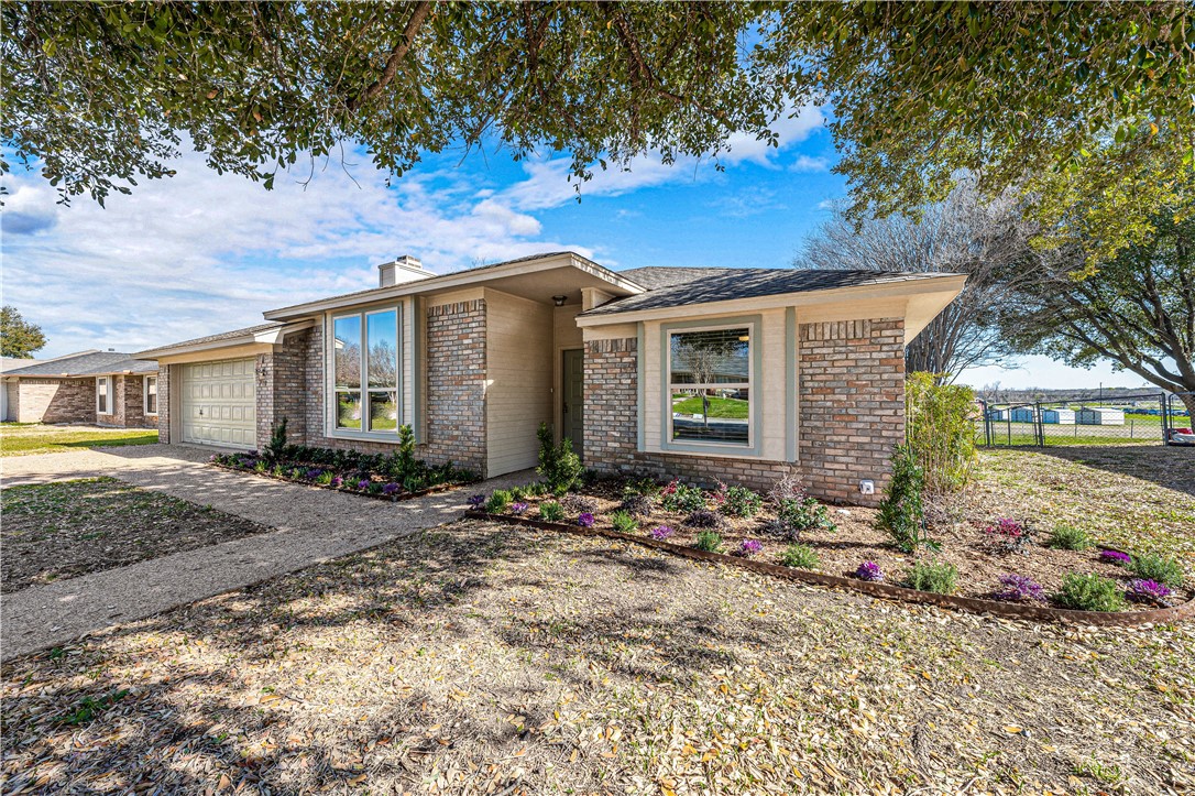 720 Seminole Trail, Hewitt, Texas image 7