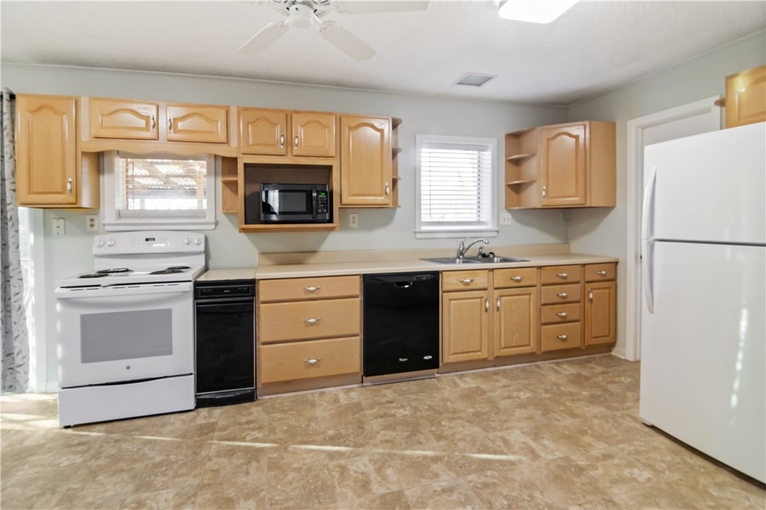 8817 Oakdale Drive, Woodway, Texas image 14