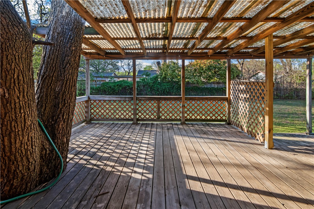 8817 Oakdale Drive, Woodway, Texas image 22