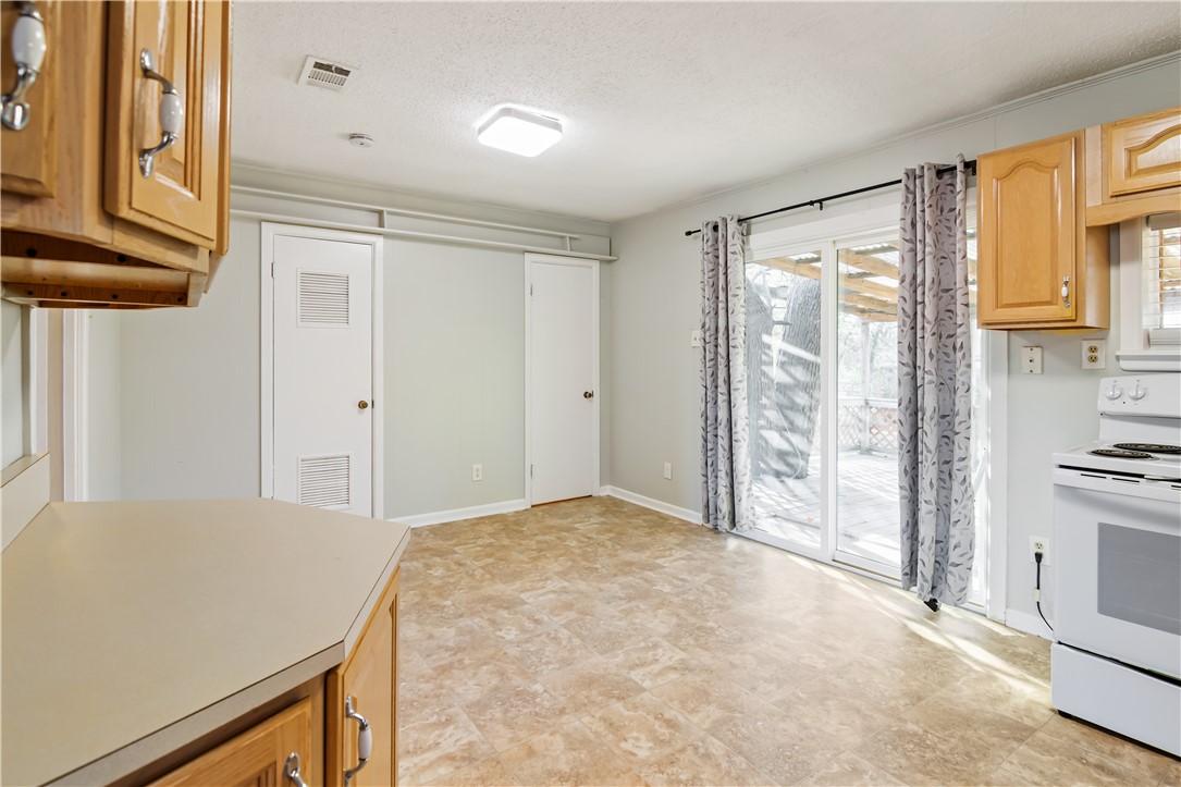 8817 Oakdale Drive, Woodway, Texas image 13