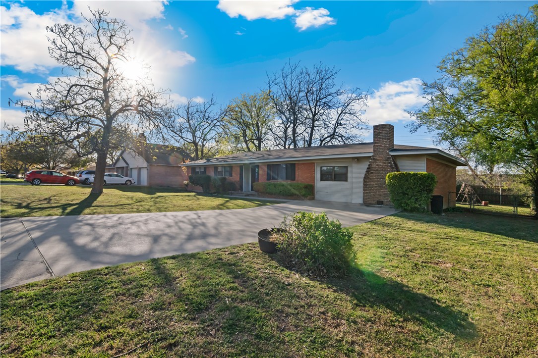 8817 Oakdale Drive, Woodway, Texas image 3