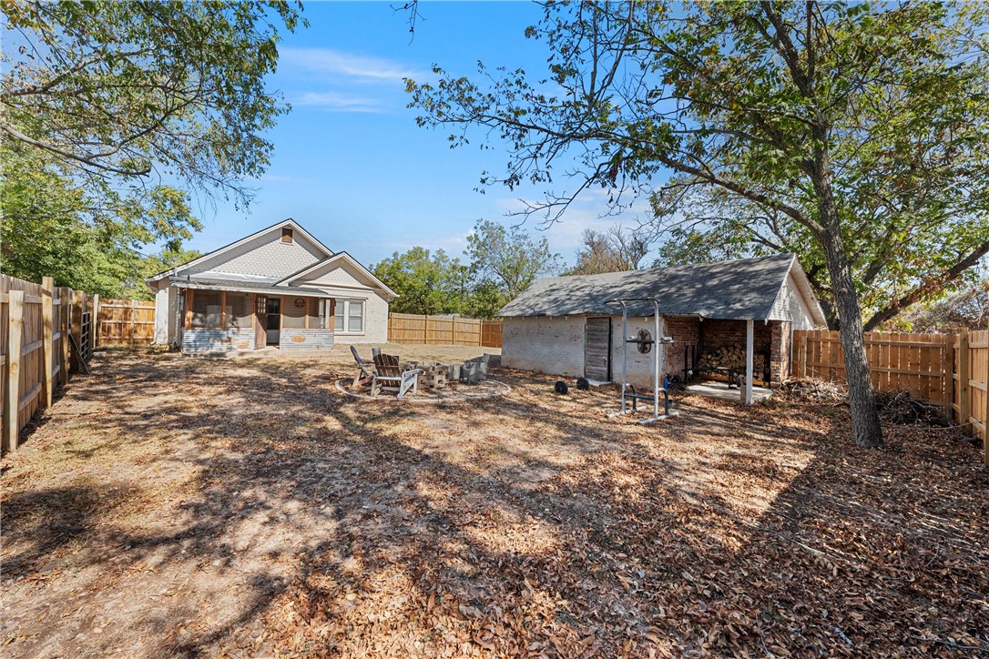 260 6th Street, Crawford, Texas image 14