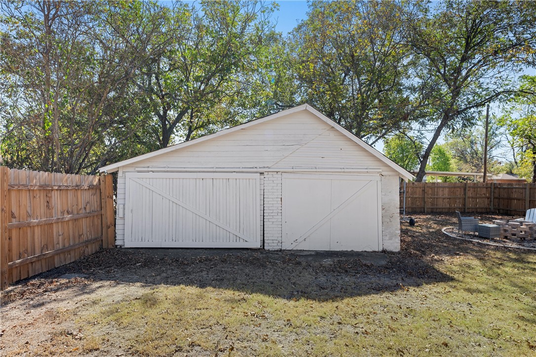 260 6th Street, Crawford, Texas image 15