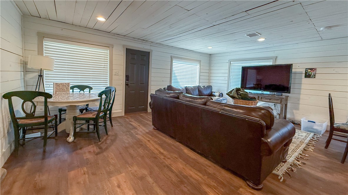 470 Cr 2358 Road, Meridian, Texas image 4