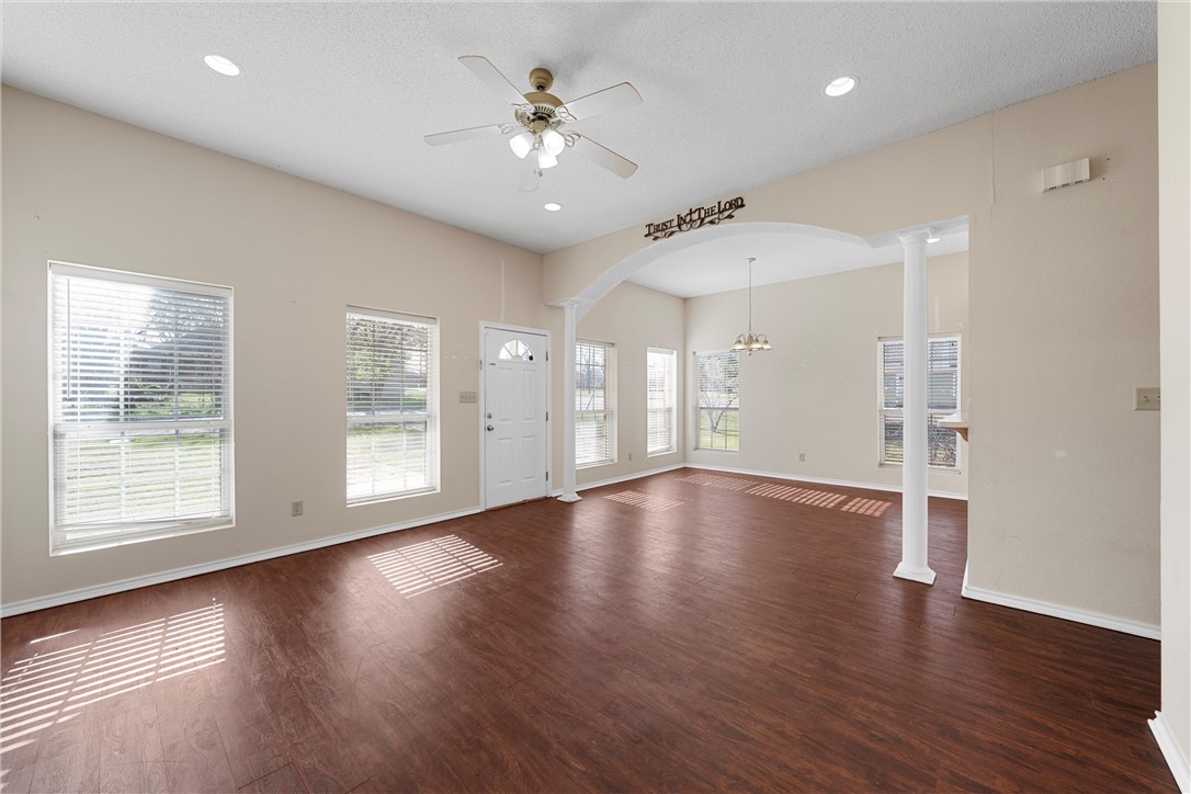 603 N Harrison Street, West, Texas image 6
