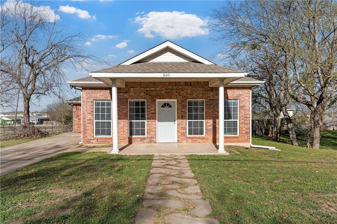 603 N Harrison Street, West, Texas image 1