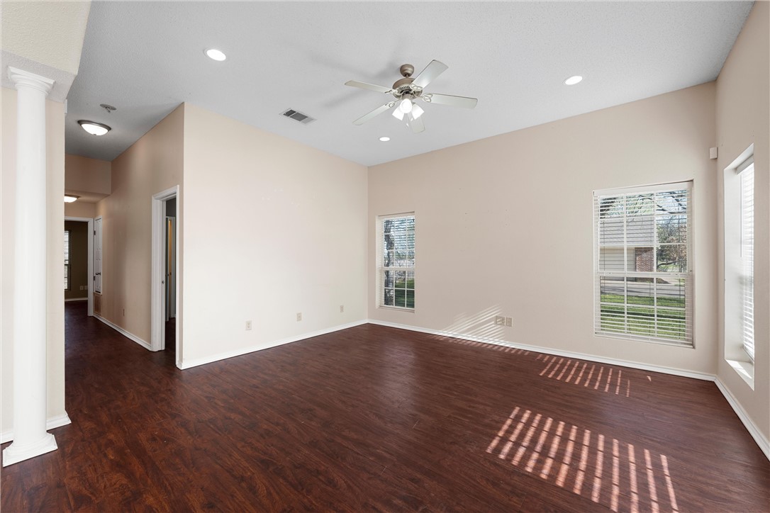 603 N Harrison Street, West, Texas image 5
