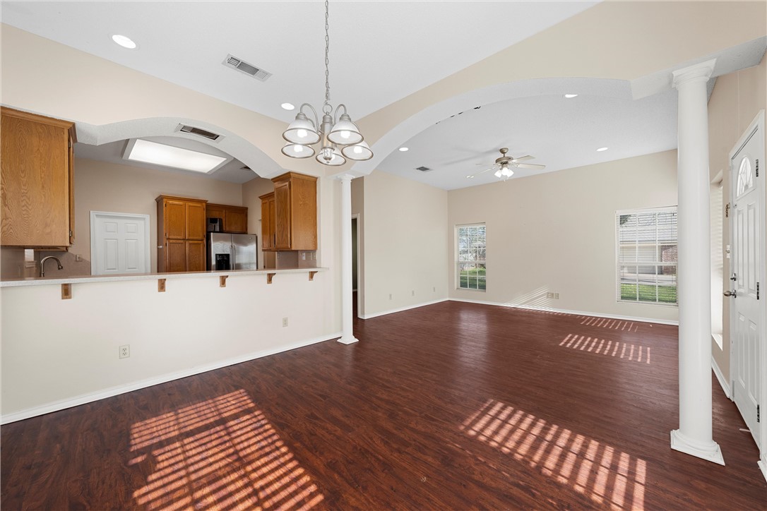 603 N Harrison Street, West, Texas image 4