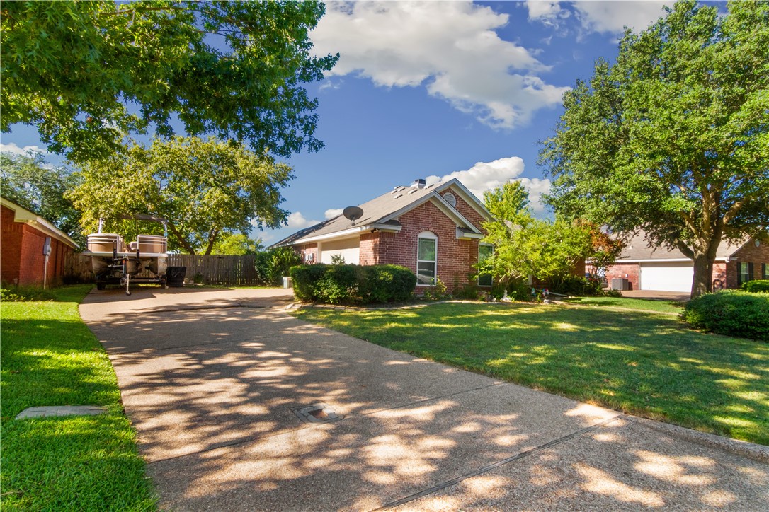 1024 Cheyenne Trail, Hewitt, Texas image 5