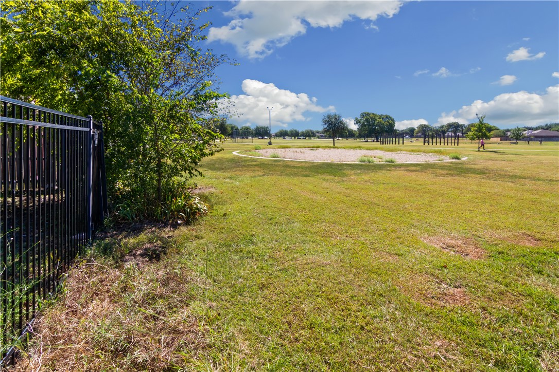 1024 Cheyenne Trail, Hewitt, Texas image 28