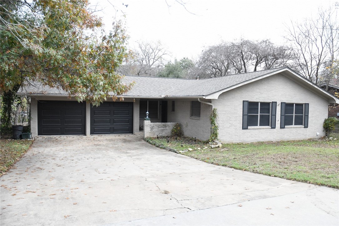 709 Fairway Road, Woodway, Texas image 1