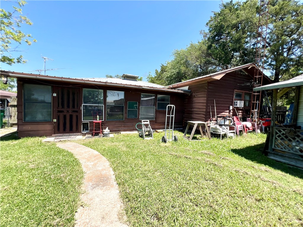 712 Limestone Avenue, Mart, Texas image 32