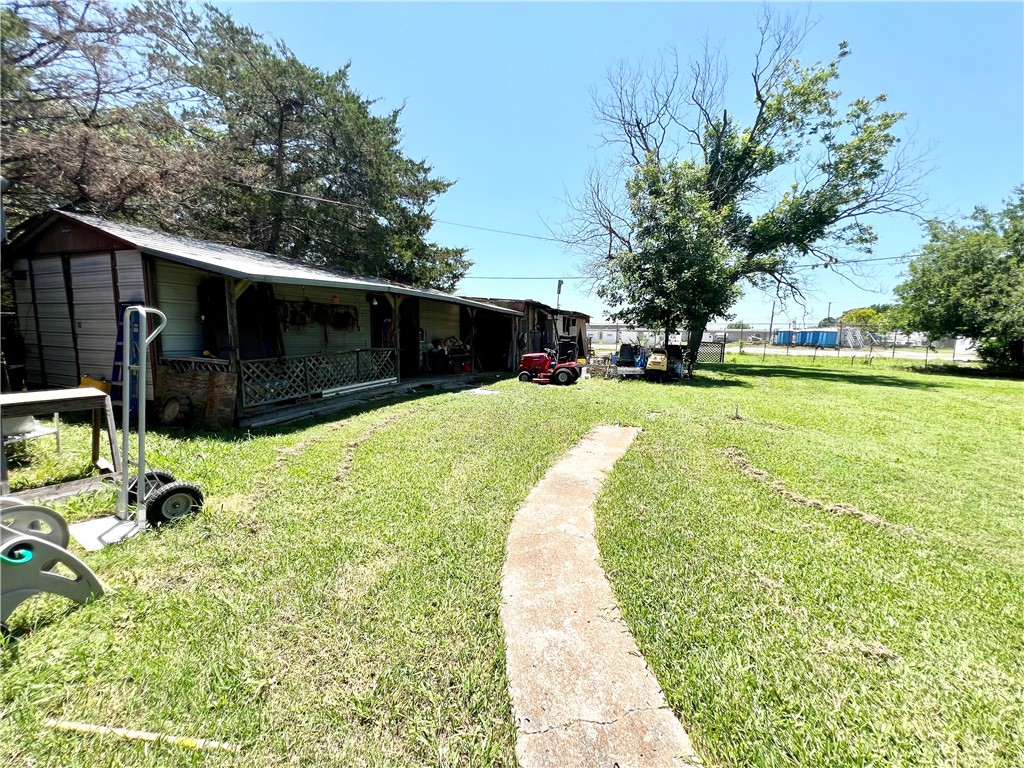 712 Limestone Avenue, Mart, Texas image 33