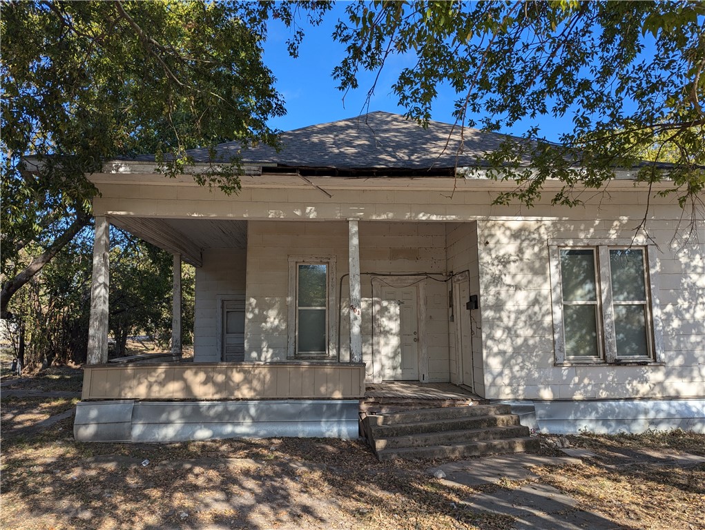 501 E Ross Avenue, Mart, Texas image 1