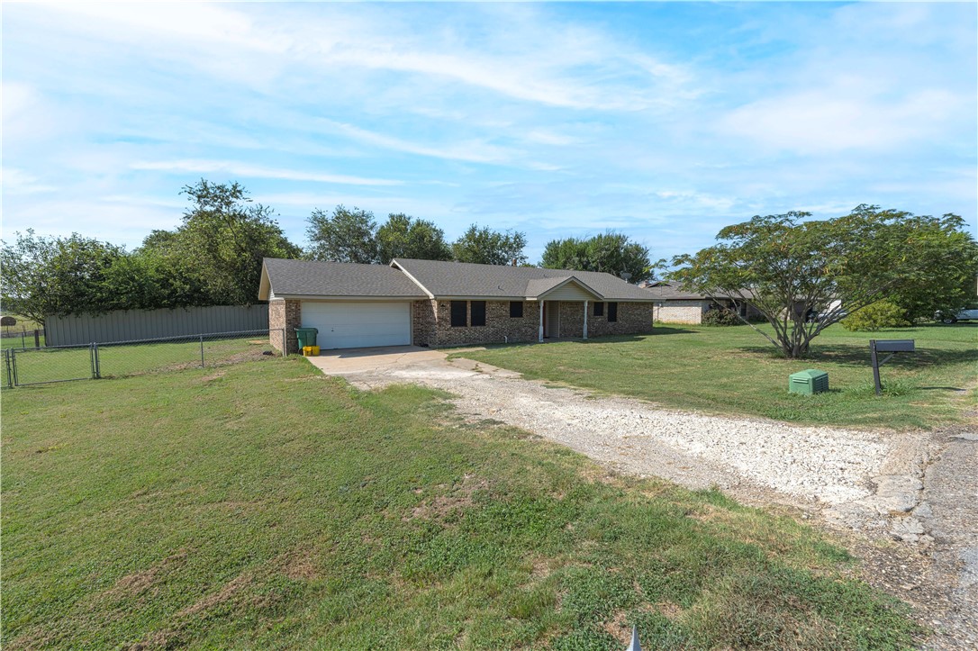 1006 Eagle Drive, Eddy, Texas image 3