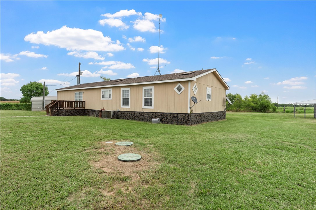 2009 Bluhm Road, West, Texas image 6