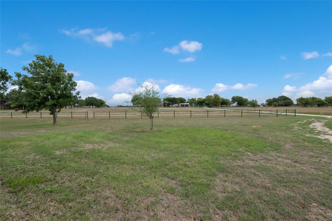 935 Middle Windsor Road, McGregor, Texas image 4