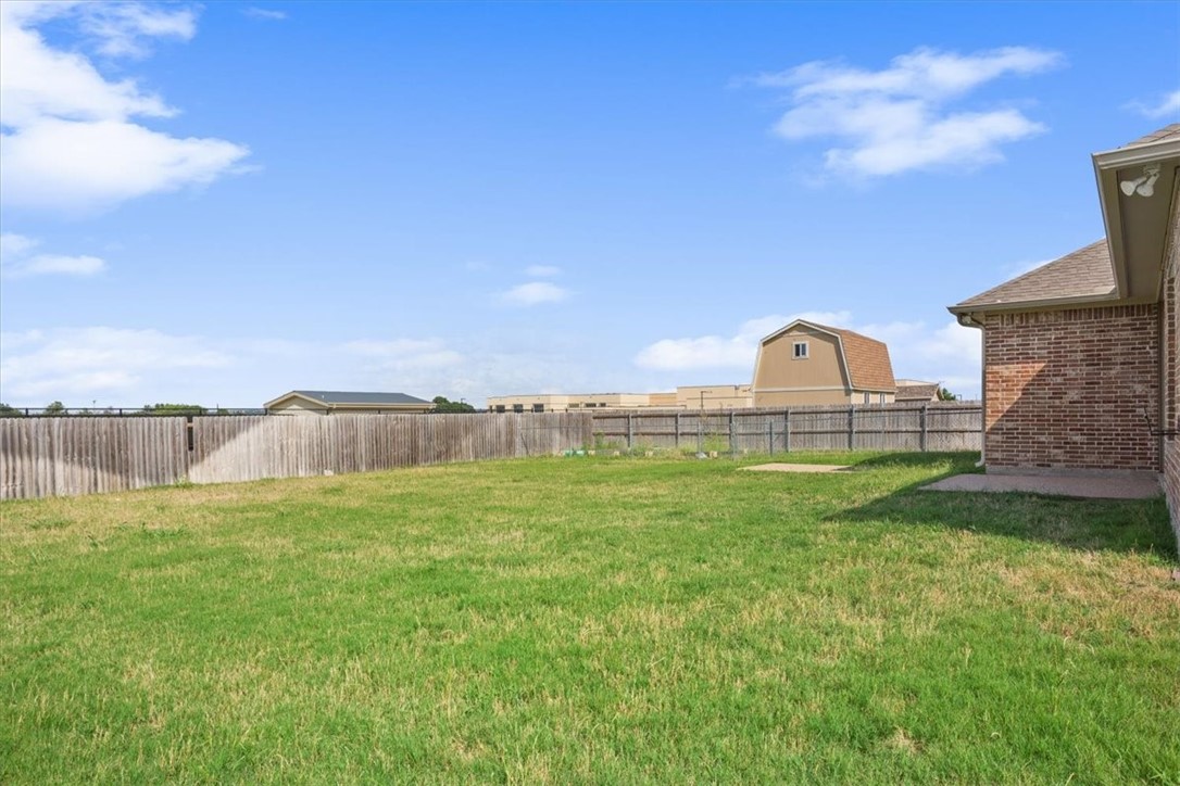 1025 Princess Diana Drive, McGregor, Texas image 33