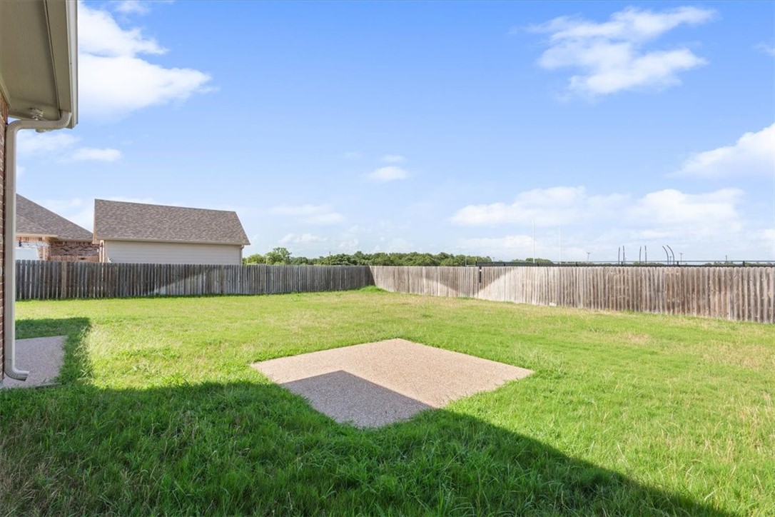 1025 Princess Diana Drive, McGregor, Texas image 34